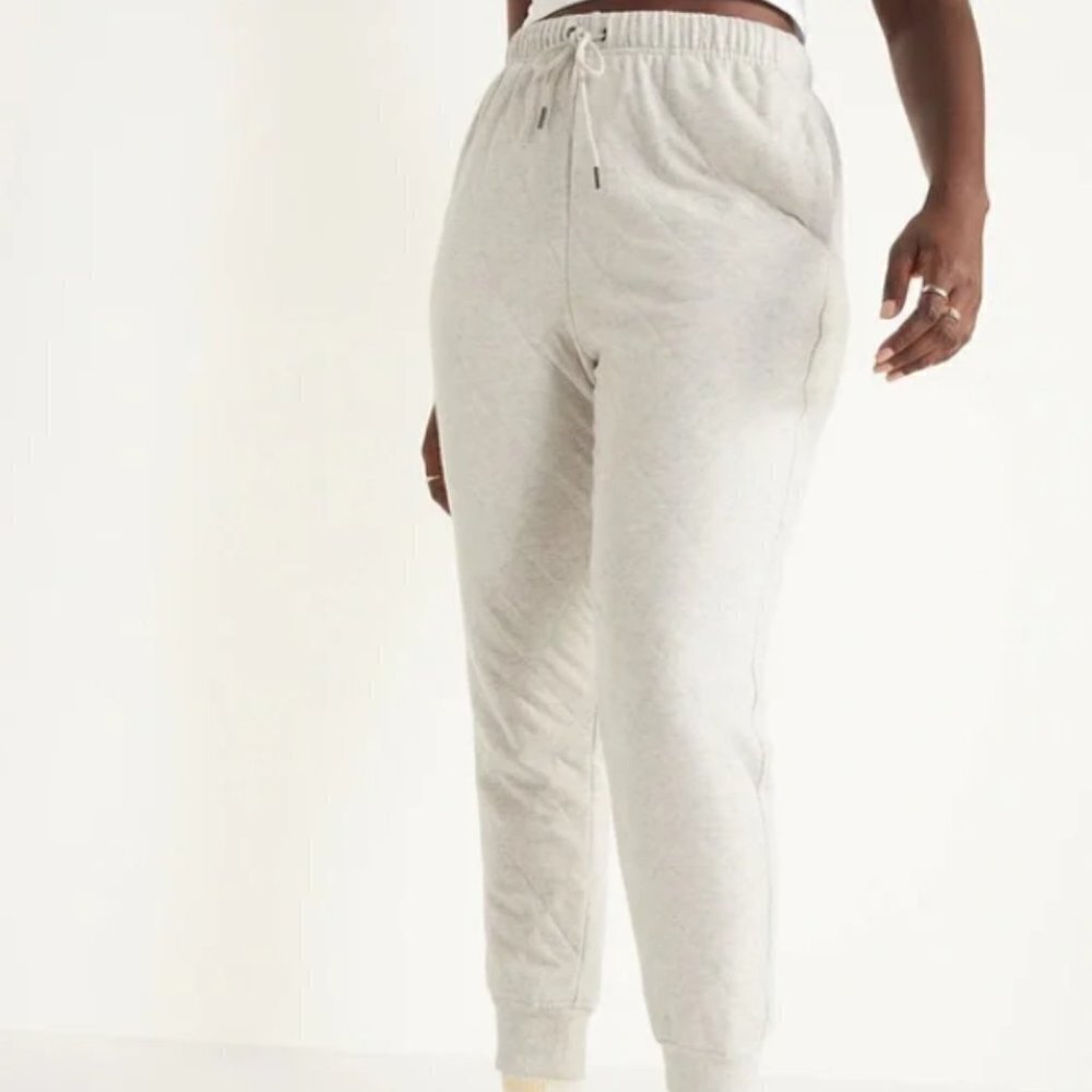 NWT! Oatmeal Heather Women's Extra High-Waisted Quilted Jogger Sweatpants